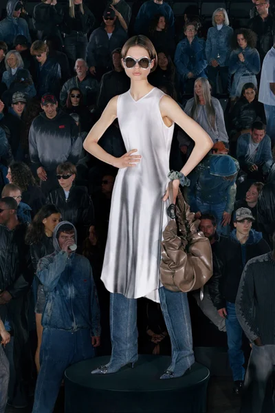 Look 17